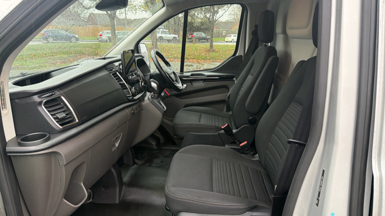 Ford Transit Custom 300 L1 Diesel Fwd 2.0 EcoBlue 170ps Low Roof Limited Van Auto